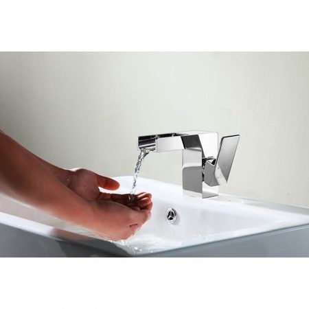Anzzi Zhona Single-Handle Low-Arc Bathroom Faucet in Polished Chrome L-AZ039